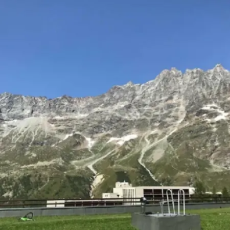 Apartment Genepy Cervinia Vda Vacanze In Vetta Cir 0252 *